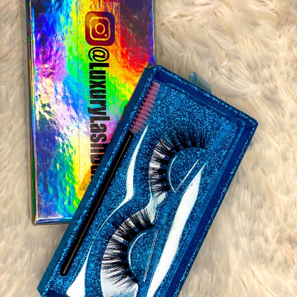 Lashes - Picture 1 of 1